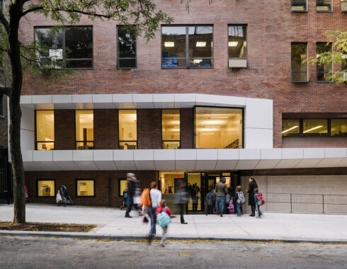 Photo of exterior of Rodeph Sholom School designed by MBB Architects