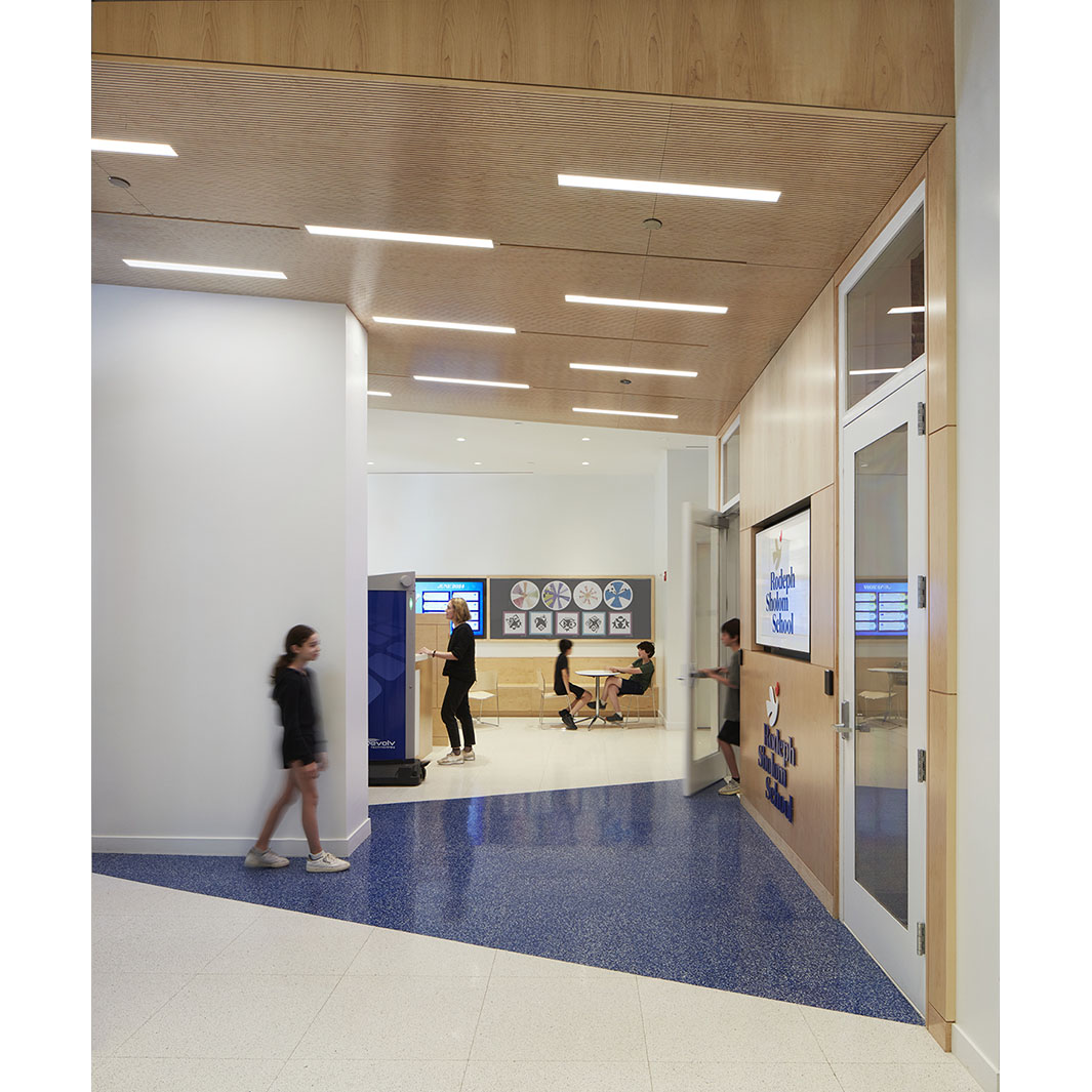 Photo of Lobby at Rodeph Sholom School designed by MBB Architects