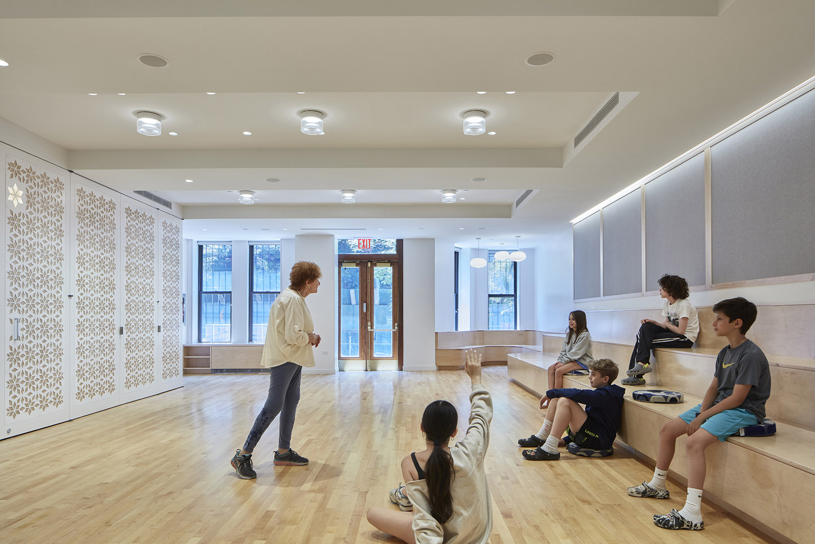 Photo of Rodeph Sholom School Schneider Room designed by MBB Architects